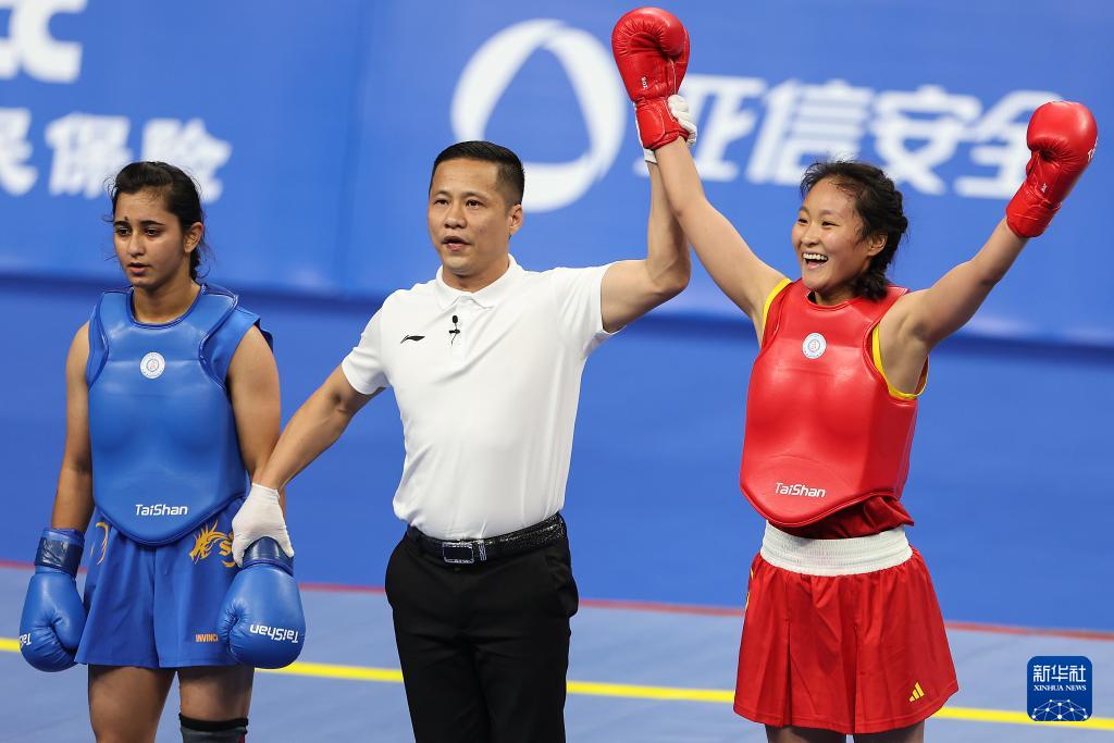 女子散打, 新华社记者