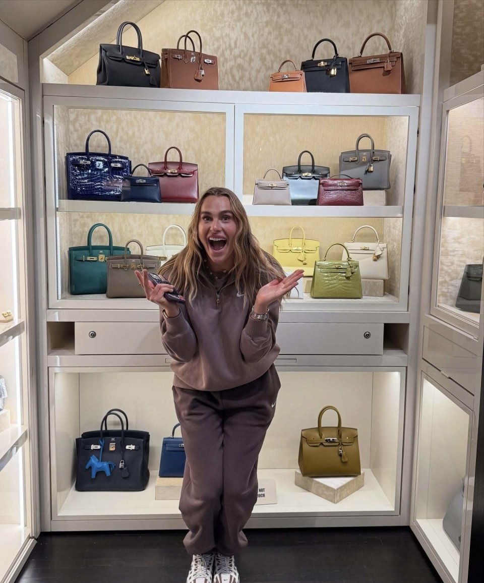 新鲜事物, 萨巴伦卡如, om