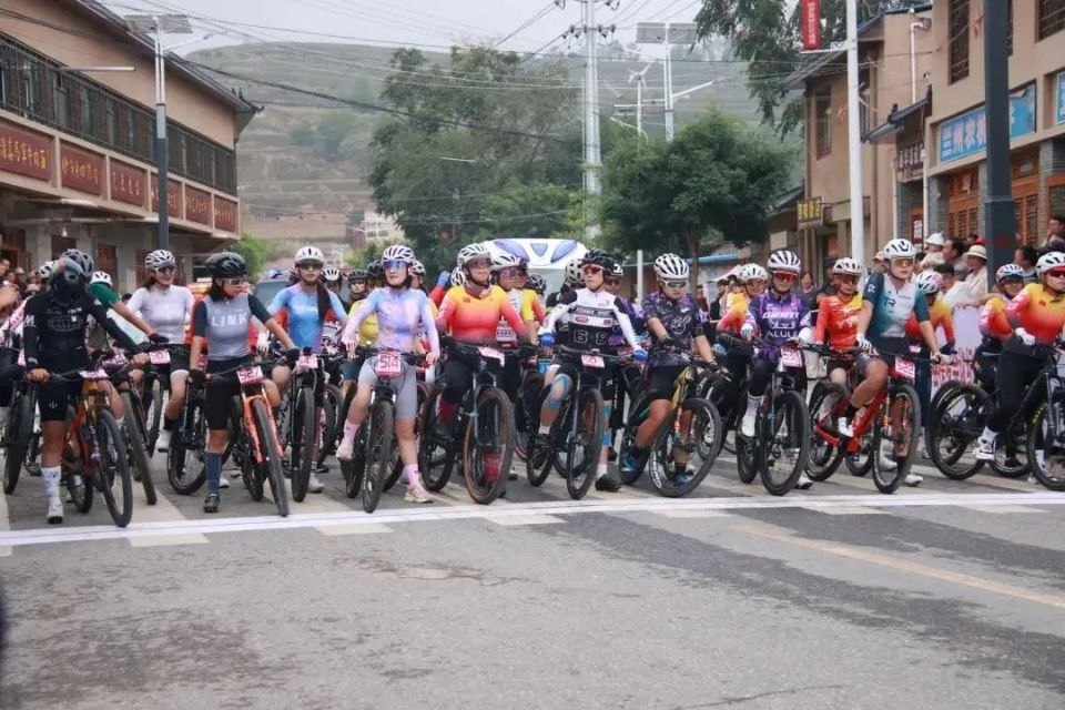 MGDGf, 城之源山地, 每个路口都