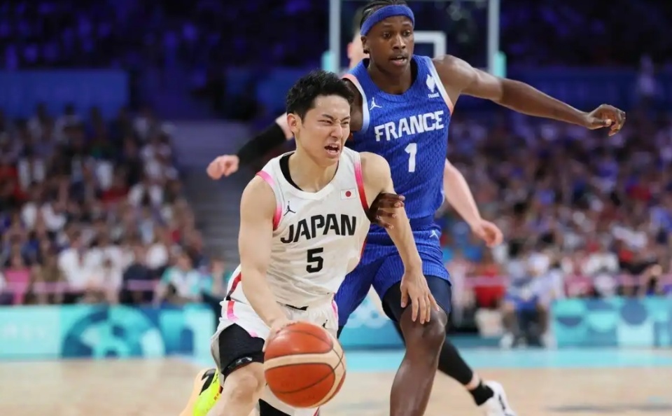 面对东道主, 留在国家队, 还是有一些 面对东道主, 留在国家队, 还是有一些